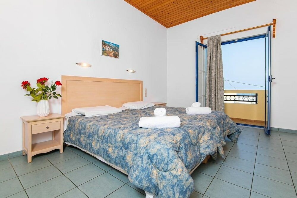 Фото Dionysos Apartments & Studios