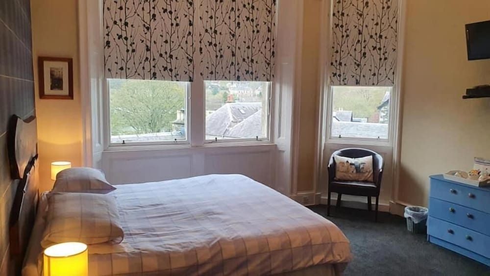 Фото The Neidpath Inn