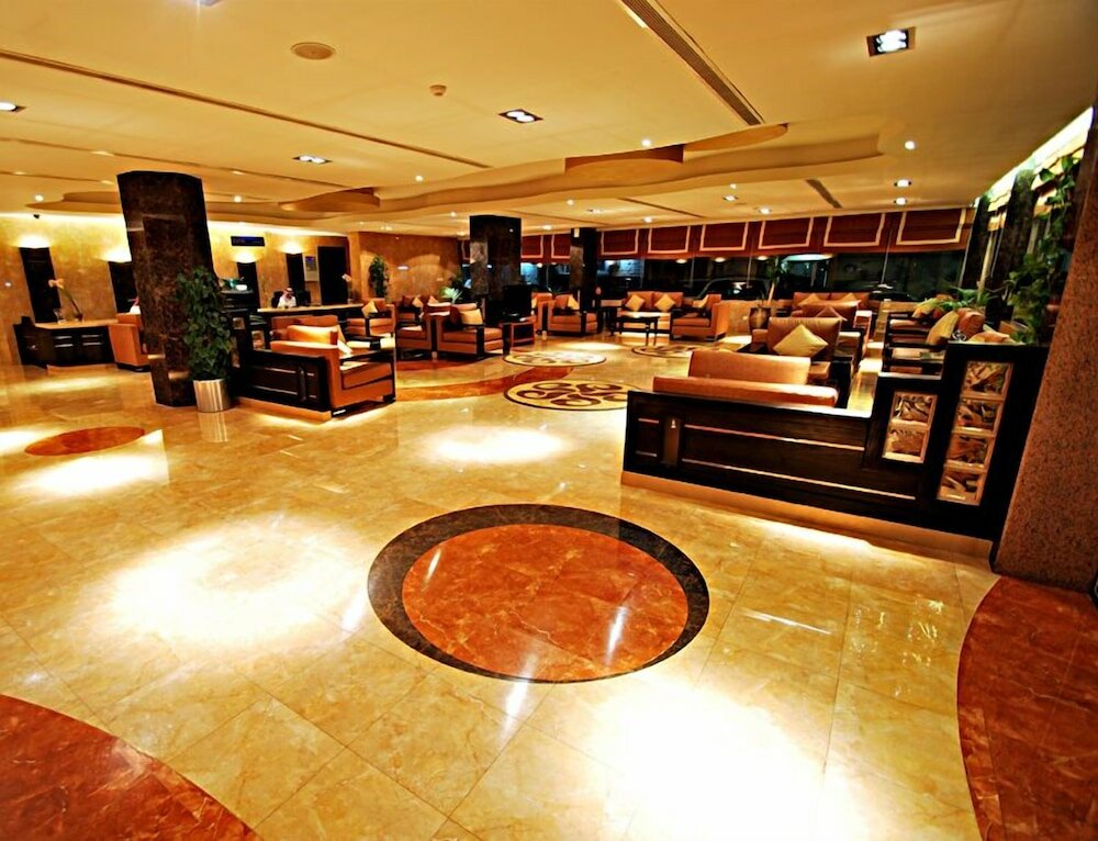 Фото Peninsula Suites