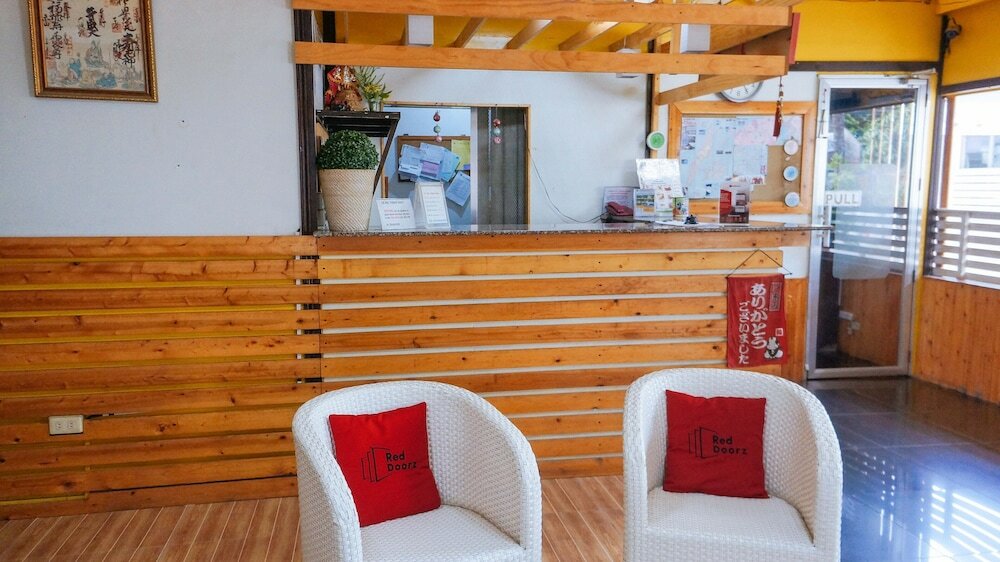 Фото RedDoorz @ Humayhumay Road Lapulapu