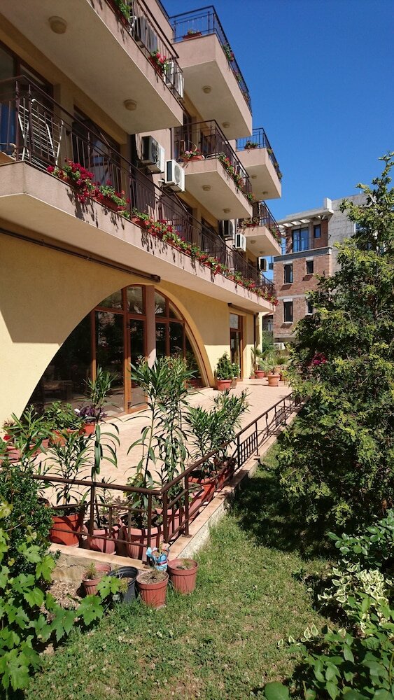 Фото Family Hotel Kandrovi