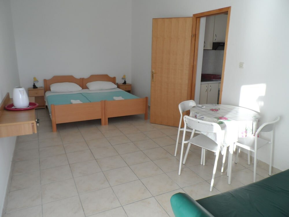 Фото Rooms and apartments Galeb