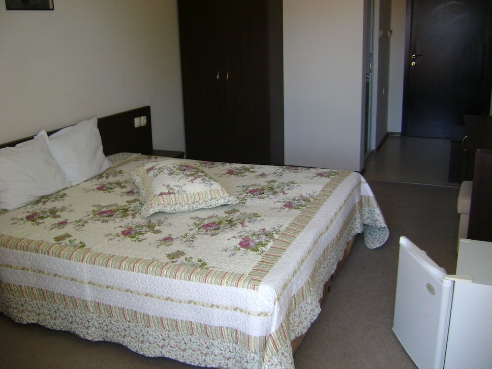 Фото Family Hotel Kandrovi