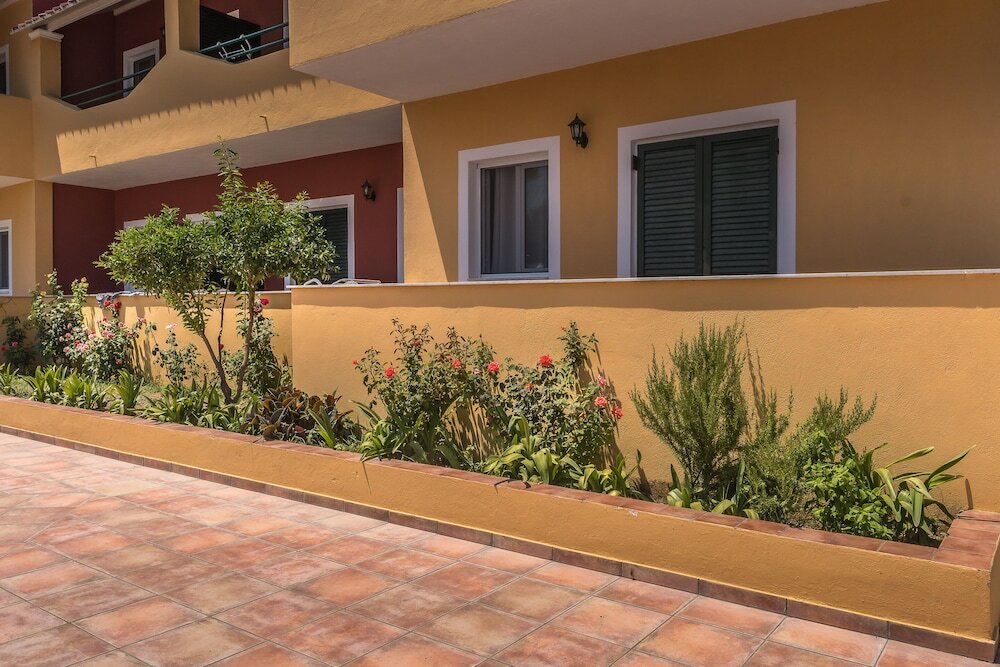 Фото Nikos Villas