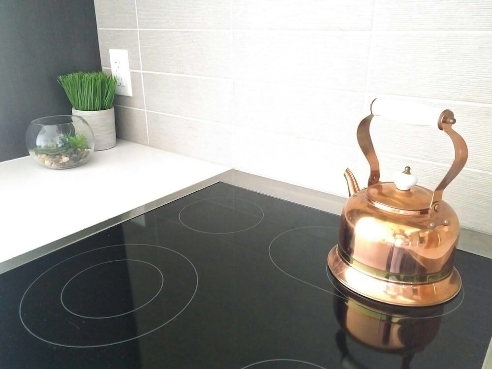 Фото Midnight Suites