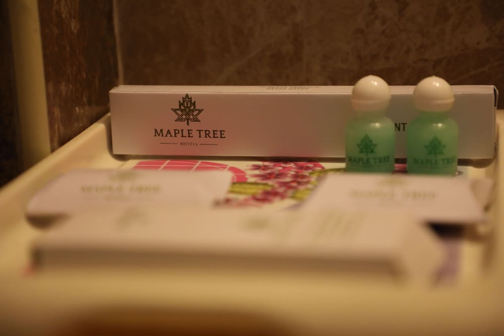 Фото Maple Tree Hotels