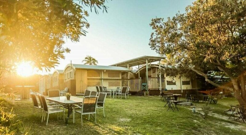 Гостиница The Eco Beachcamp Retreat