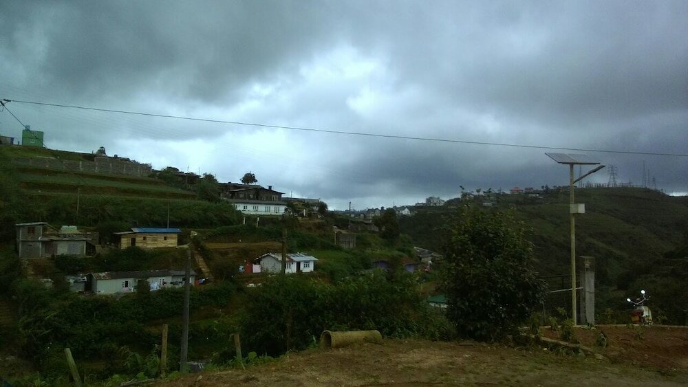 Фото East Mount Villa