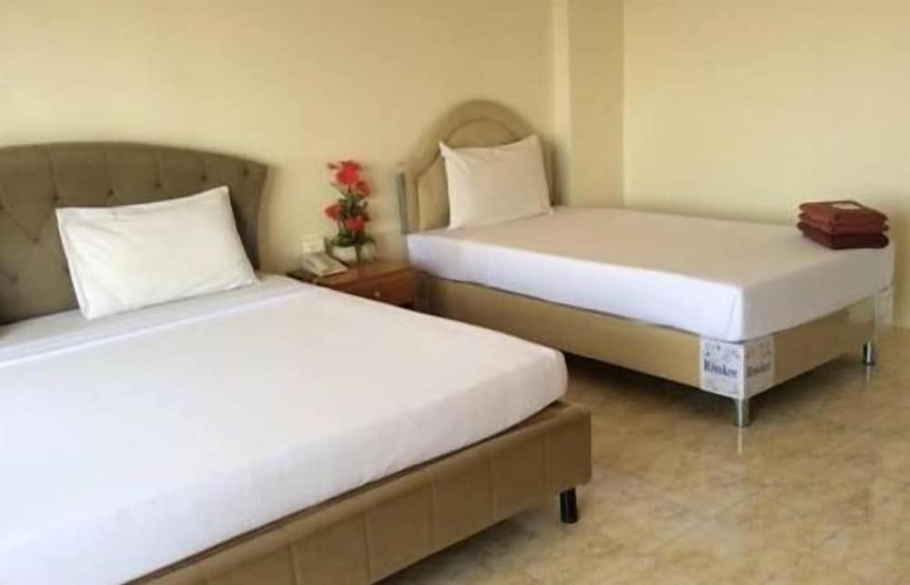 Фото Pearl Place Hotel