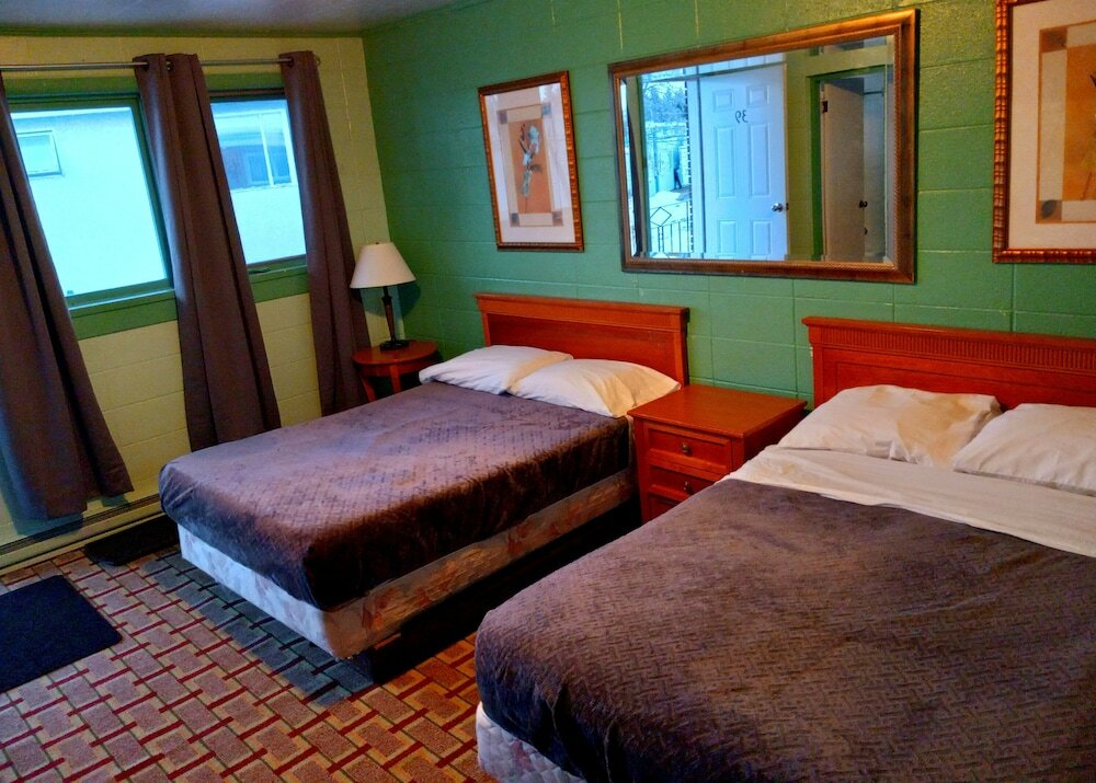 Фото Chalet Inn Motel