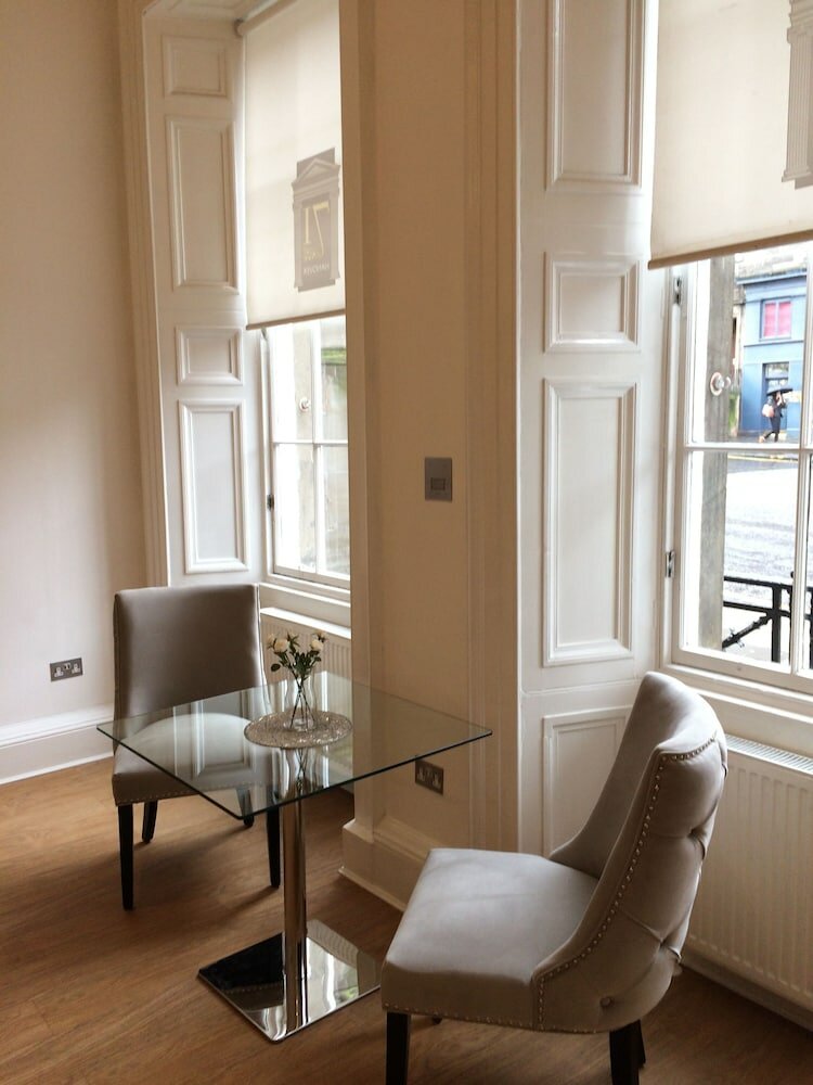 Фото Hanover 71 Suites