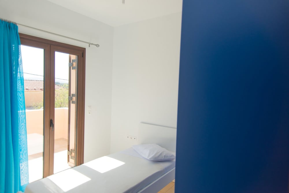 Фото Angelica-Sea & Mountain View at a Sunny Retreat