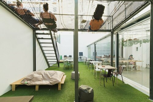 Гостиница Hub Lisbon Patio Hostel в Лиссабоне