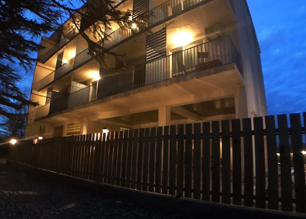 Фото Simple Pleasures Hotel