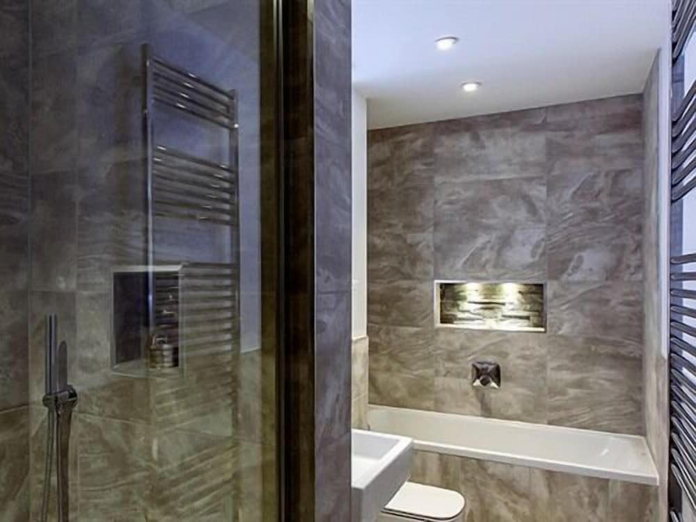 Фото The Lane Hotel