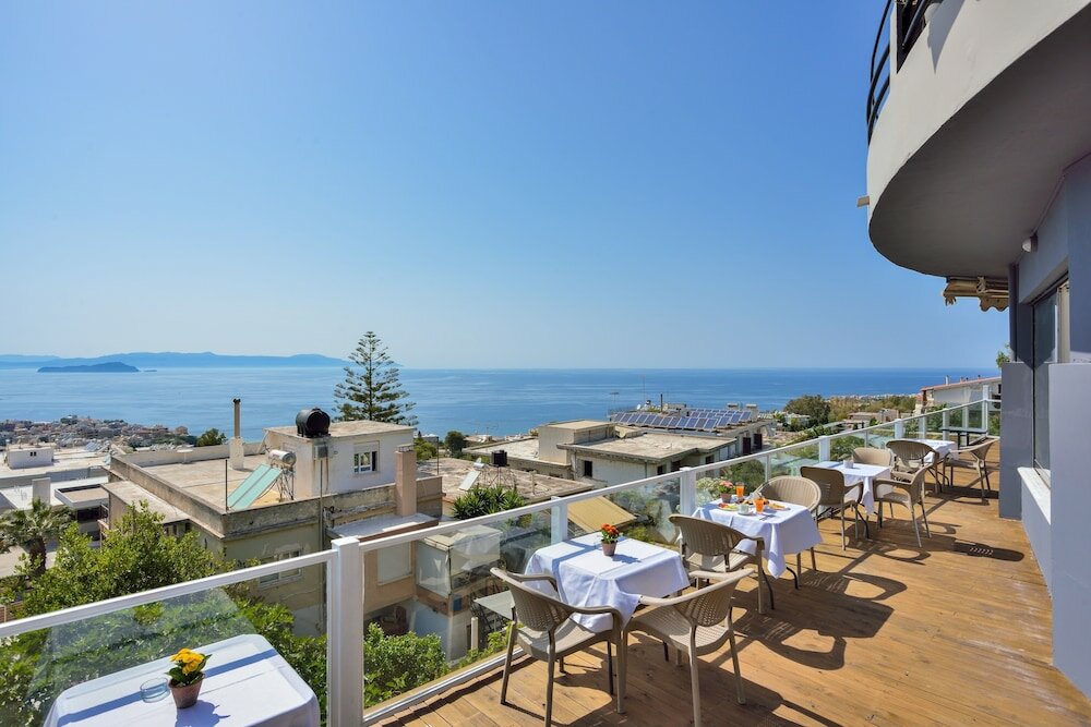 Фото Loucerna Suites Chania
