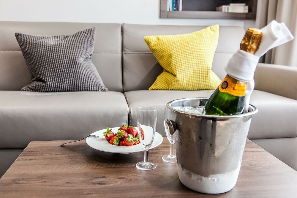 Фото Hampton Suites Serviced Apartments