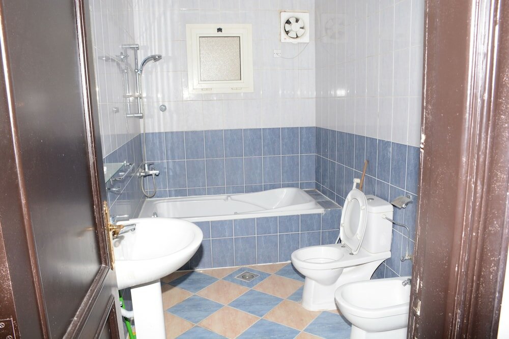 Фото Al Eairy Furnished Apts Al Madinah 8