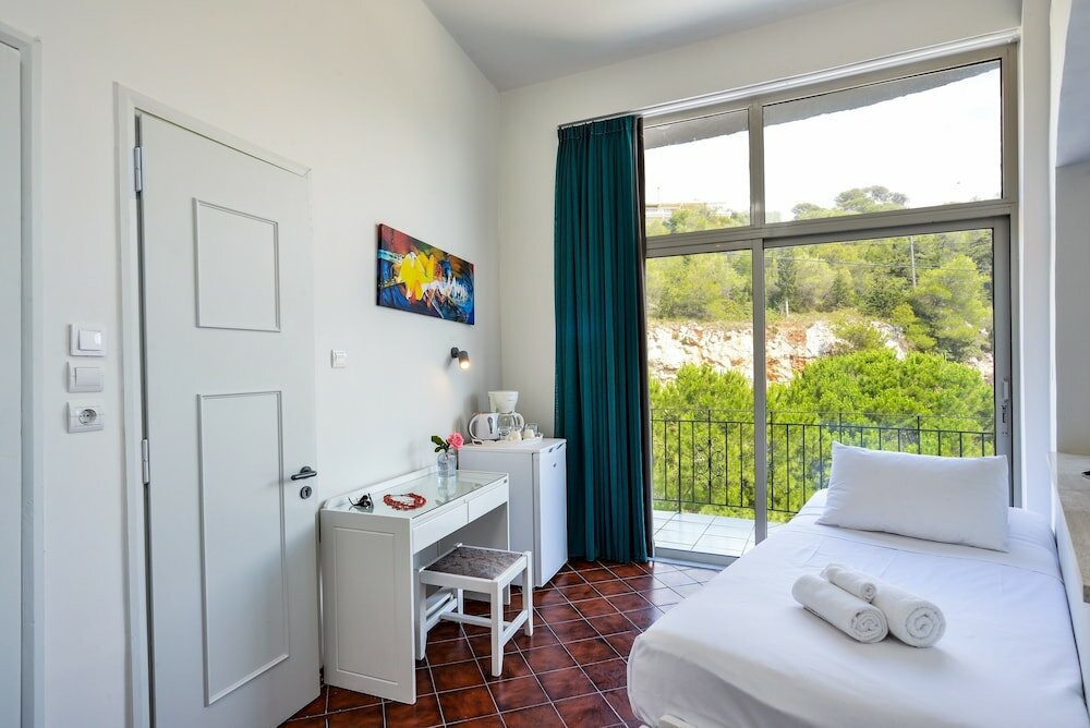 Фото Loucerna Suites Chania