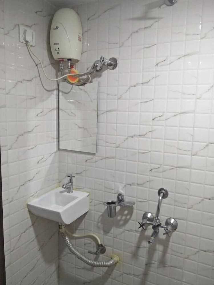 Фото Hotel Sion Residency