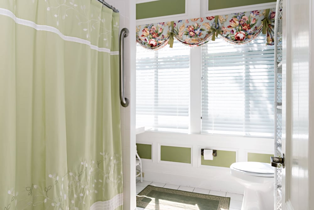 Фото The Silver Fountain Inn