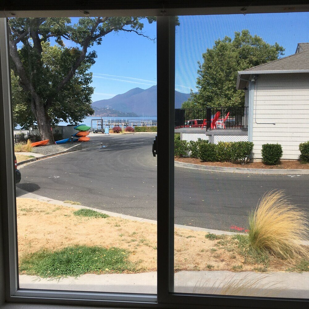 Фото Clear Lake Cottages & Marina