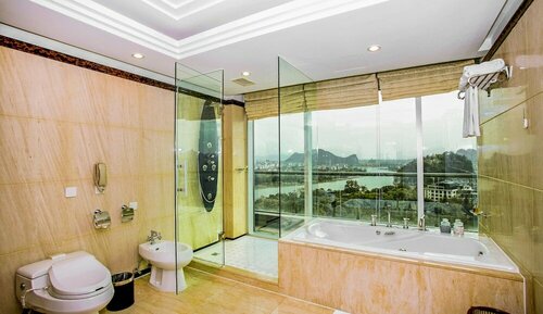 Гостиница Guilin Lijiang Waterfall Hotel в Гуйлине