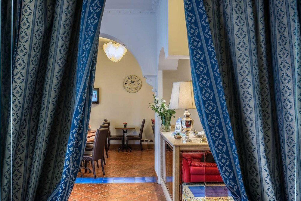 Фото Hotel Caracciolo