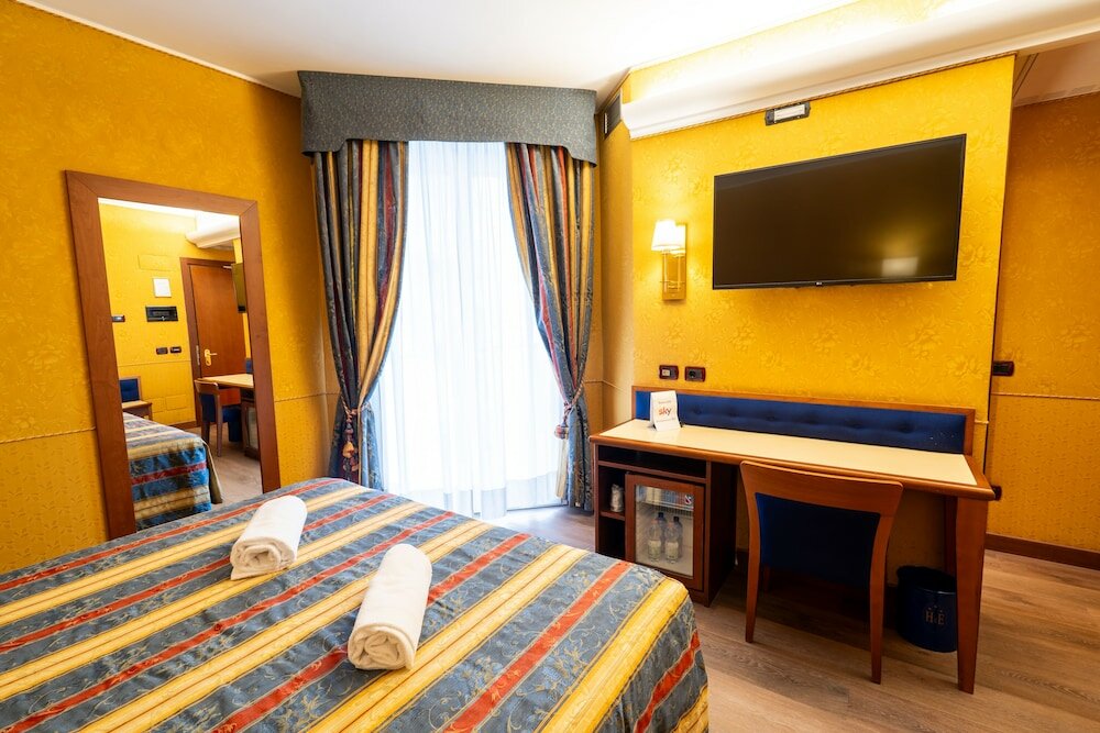 Фото Hotel Des Etrangers