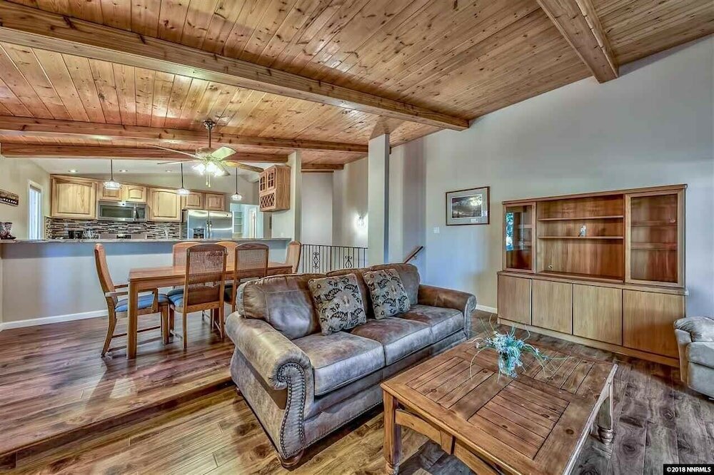 Фото Mv55: Lake Village Remodel Condo With Pool & Hot tub