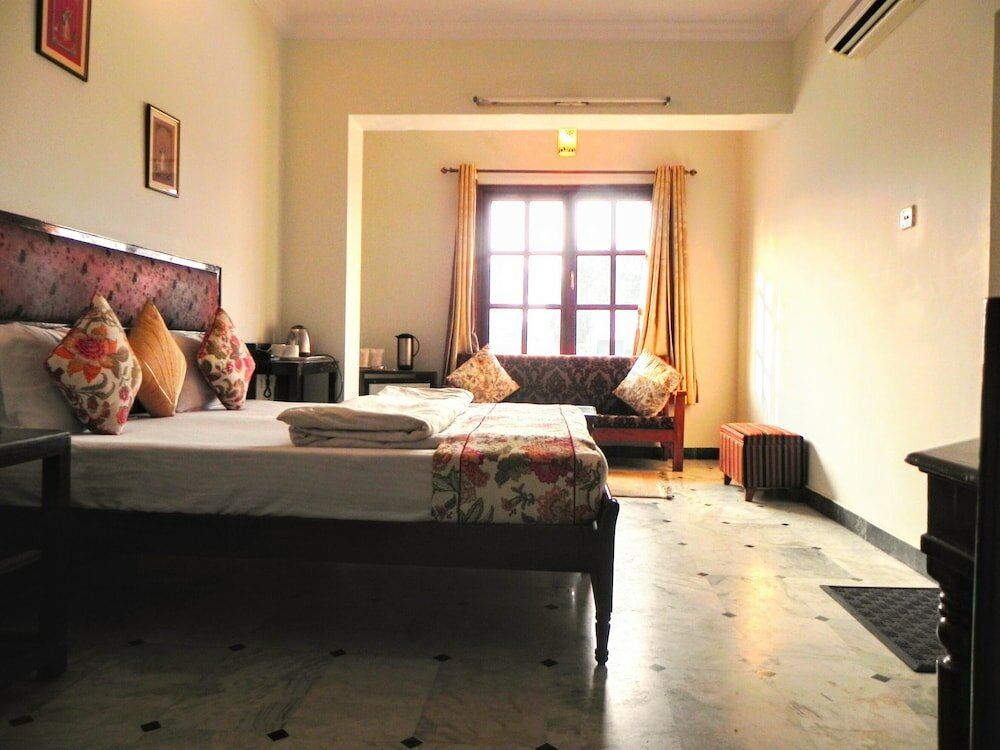 Фото Hotel Kishan Kunj