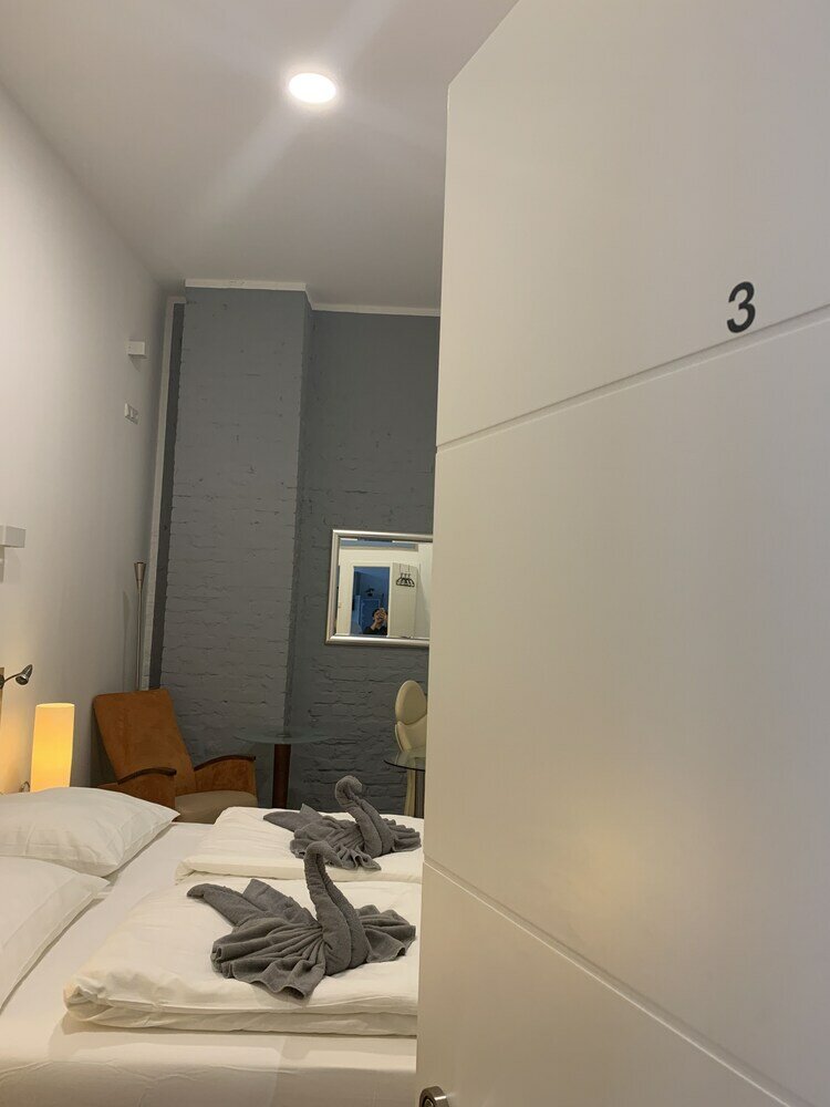 Фото Lovely Rooms Next to the Trainstation Wg