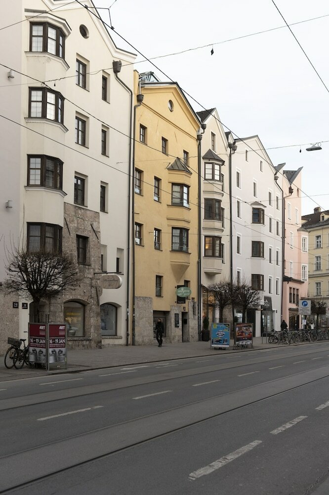 Фото Basic Apartments downtown