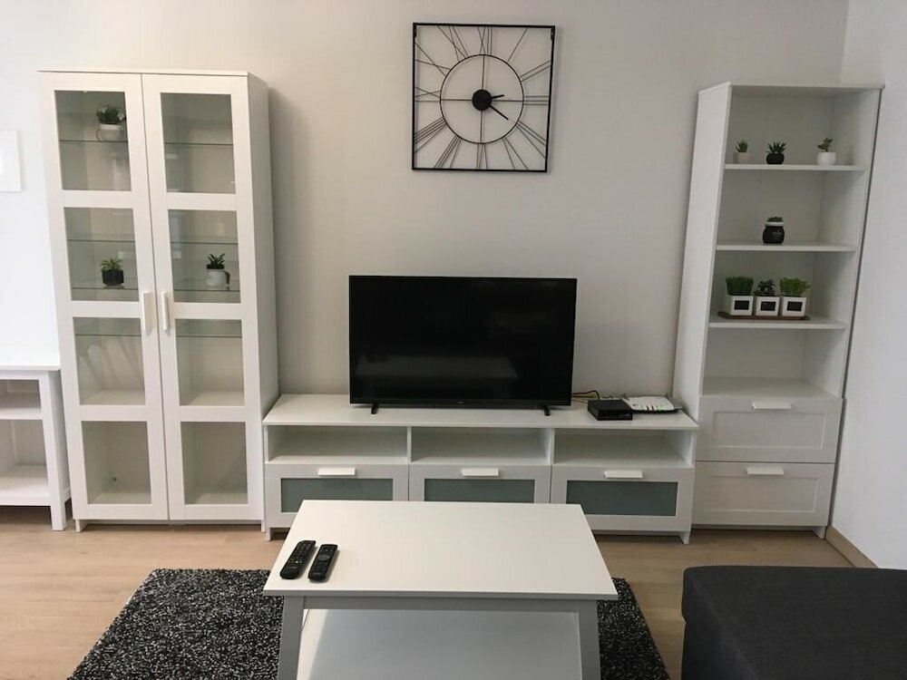 Фото Trendy New & Large 3 Beds, 90m2 in City Center