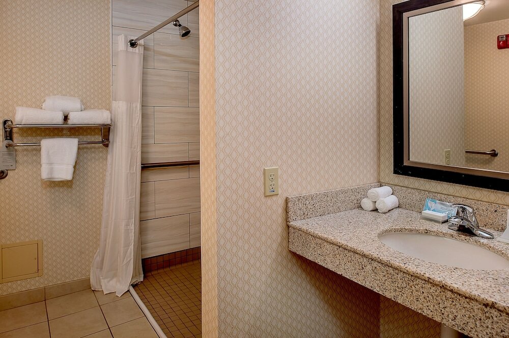 Фото Hilton Garden Inn St. Louis Airport