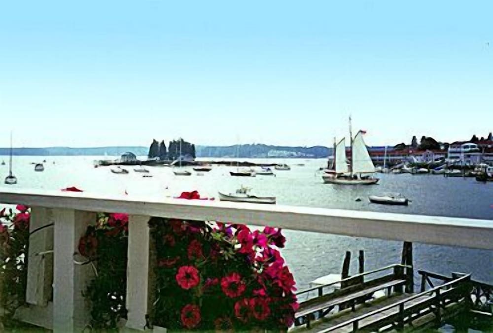 Фото Boothbay Harbor Inn