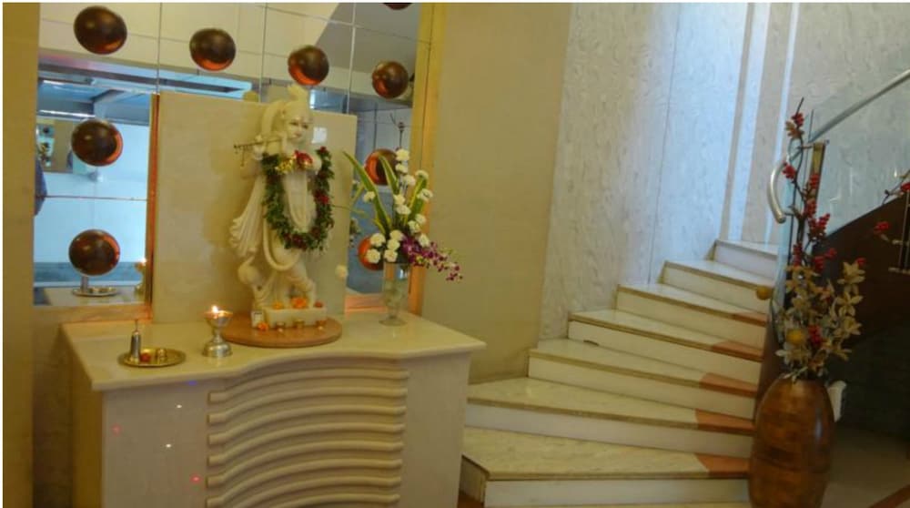 Фото Oriental Residency Hotel