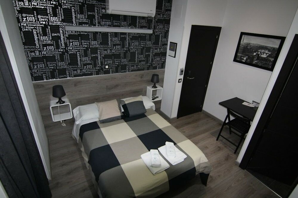 Фото Hostal Mh Fuencarral