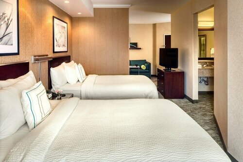 Гостиница SpringHill Suites by Marriott Salt Lake City Downtown в Солт-Лейк-Сити