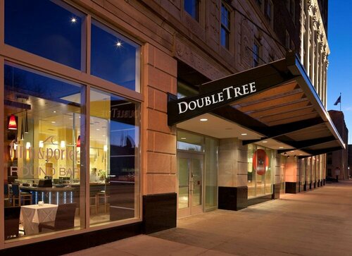 Гостиница DoubleTree Suites by Hilton Hotel Detroit Downtown - Fort Shelby в Детройте