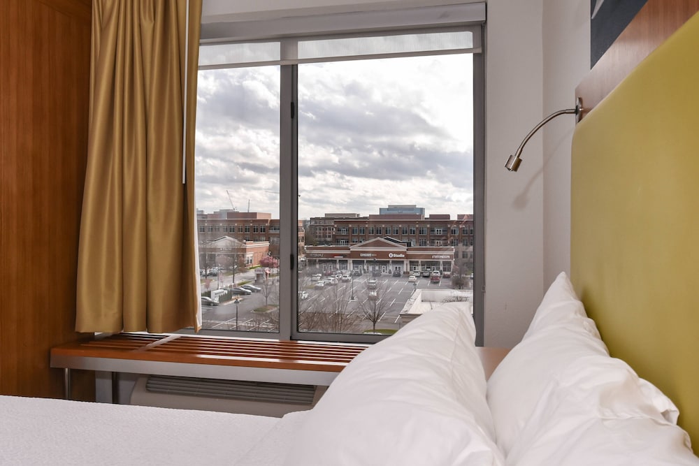 Фото SpringHill Suites by Marriott Charlotte Ballantyne