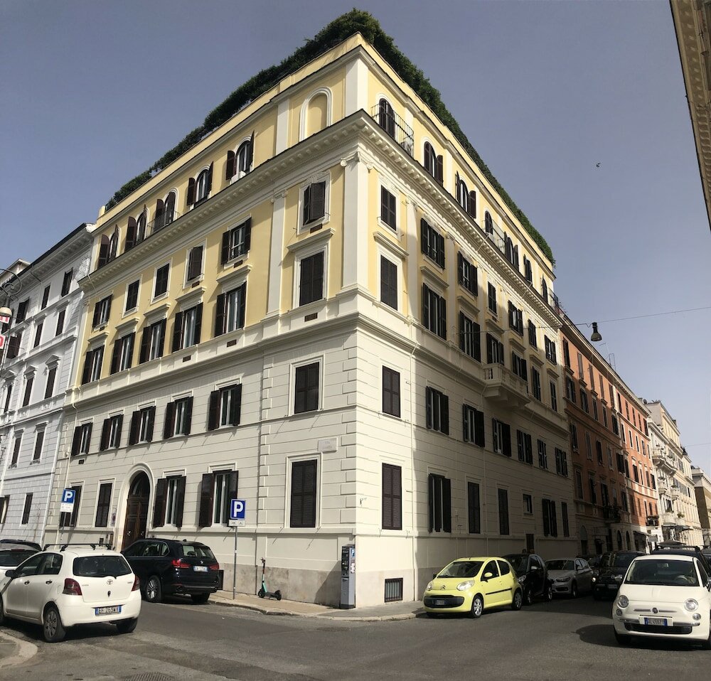 Фото отеля 1