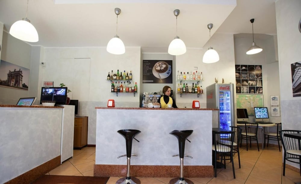 Фото Hotel 22 Marzo Milan