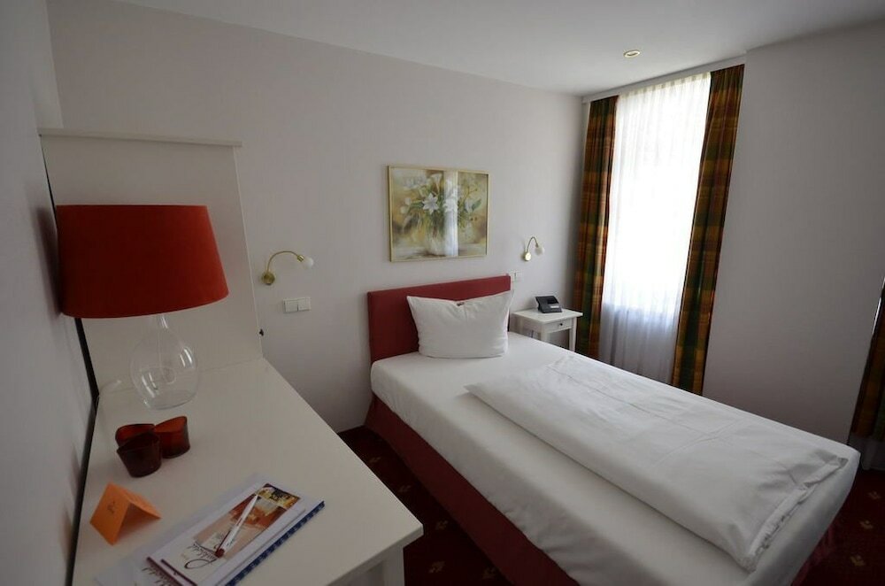 Фото Parkhotel Helmstedt