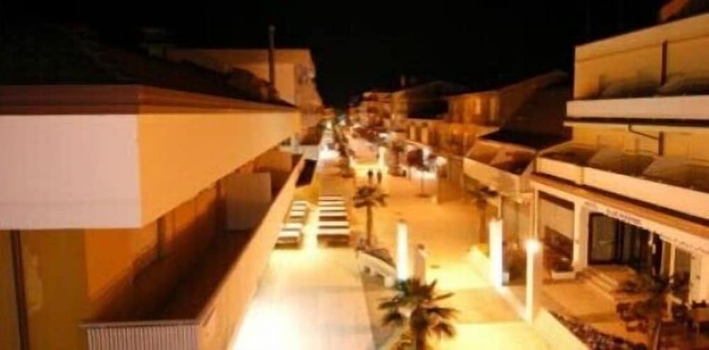 Фото Aparthotel Esperya