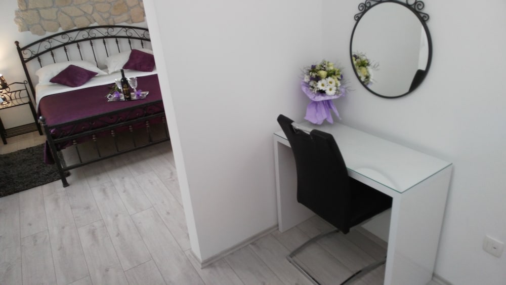 Фото Kuzma Rooms and Apartments