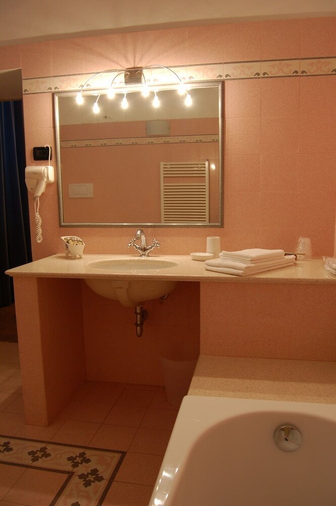 Фото Palazzo Tucci Residenza d'Epoca