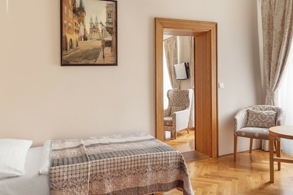 Фото Hotel At the Golden Scissors