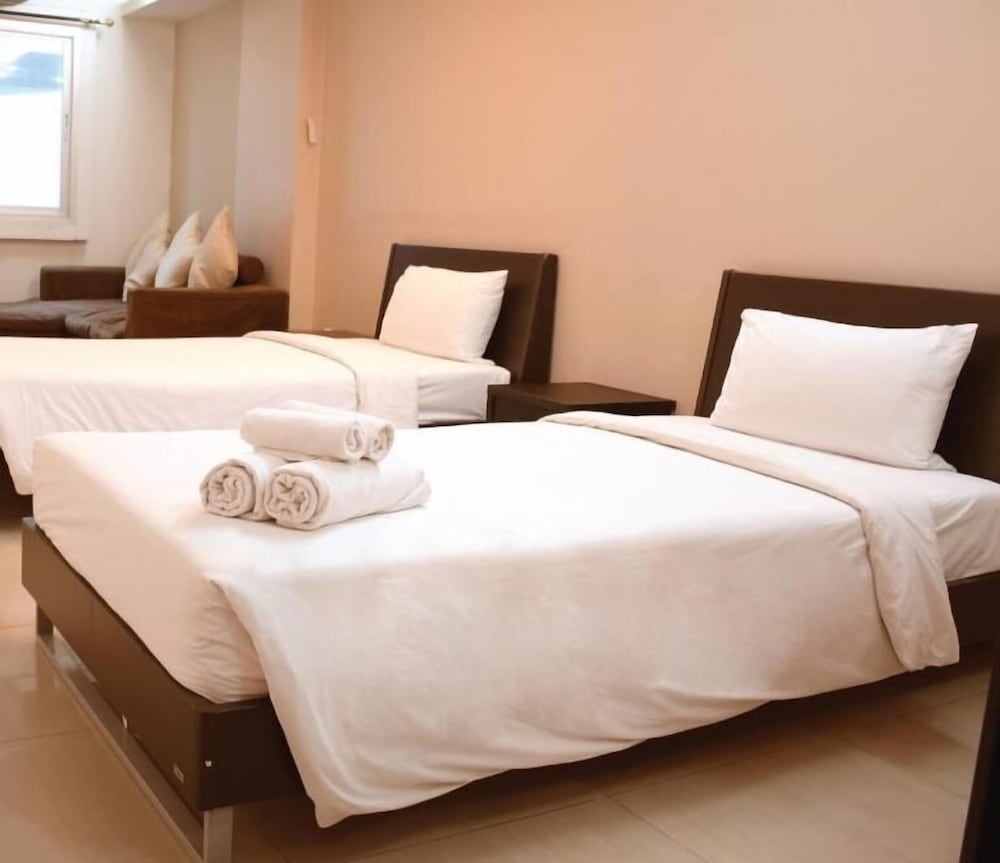 Фото Centric Place Hotel