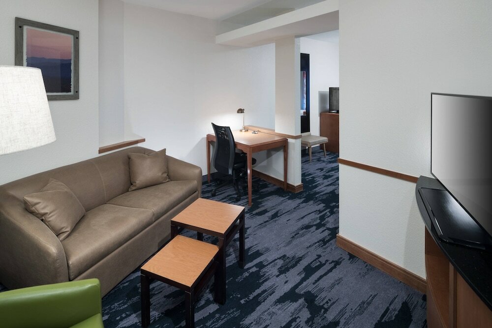 Фото Fairfield Inn & Suites by Marriott Orlando at SeaWorld